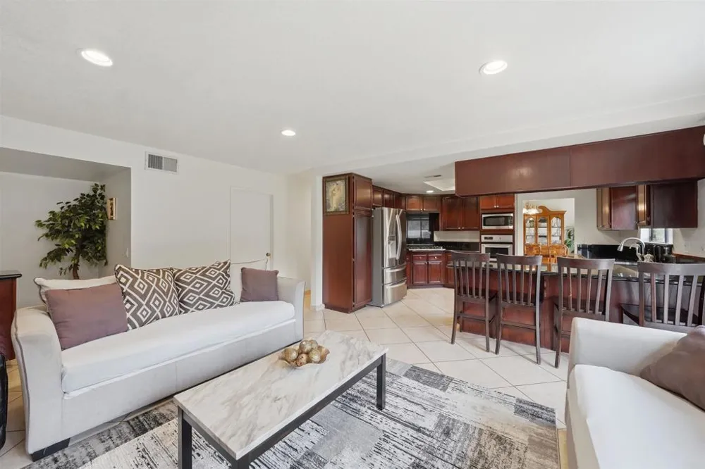 425 Avenida Abajo El Cajon, CA 92020