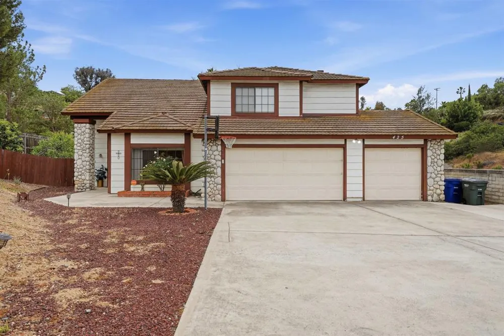 425 Avenida Abajo El Cajon, CA 92020