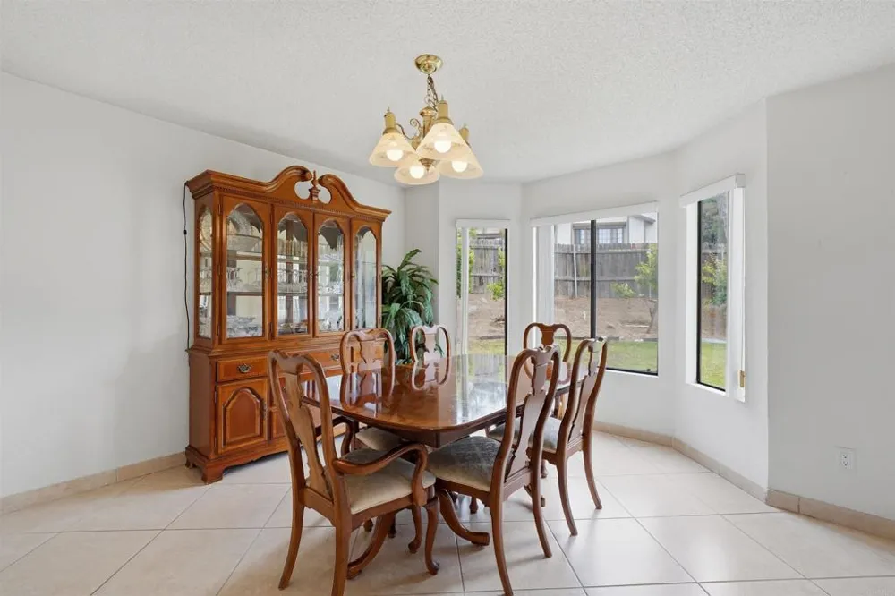 425 Avenida Abajo El Cajon, CA 92020