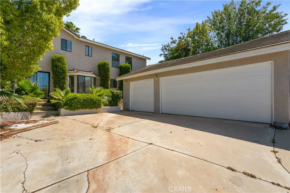 22741 Cascade Canyon Lake, CA 92587