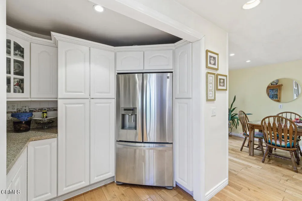 386 Larmier Avenue Oak View, CA 93022
