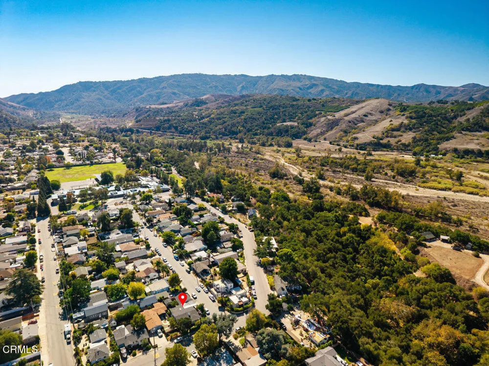 386 Larmier Avenue Oak View, CA 93022