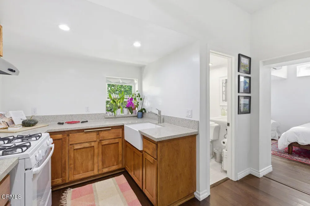 386 Larmier Avenue Oak View, CA 93022