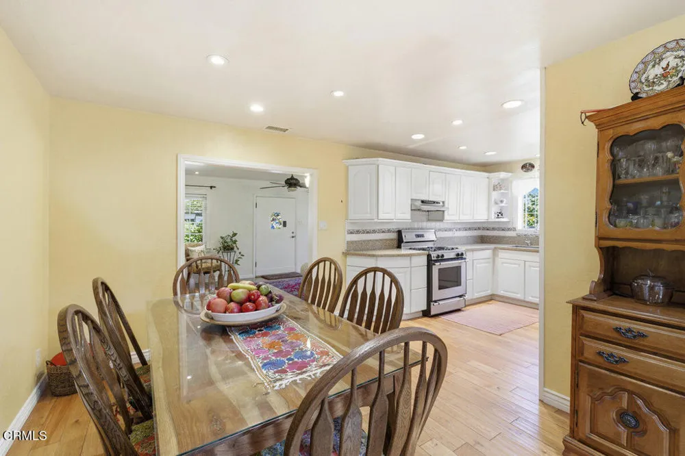 386 Larmier Avenue Oak View, CA 93022