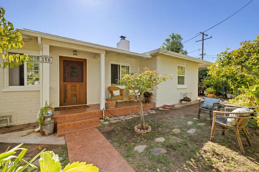 386 Larmier Avenue Oak View, CA 93022