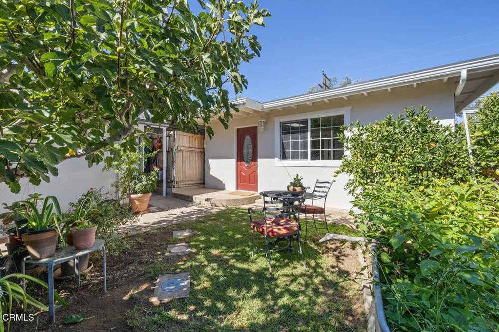 386 Larmier Avenue Oak View, CA 93022