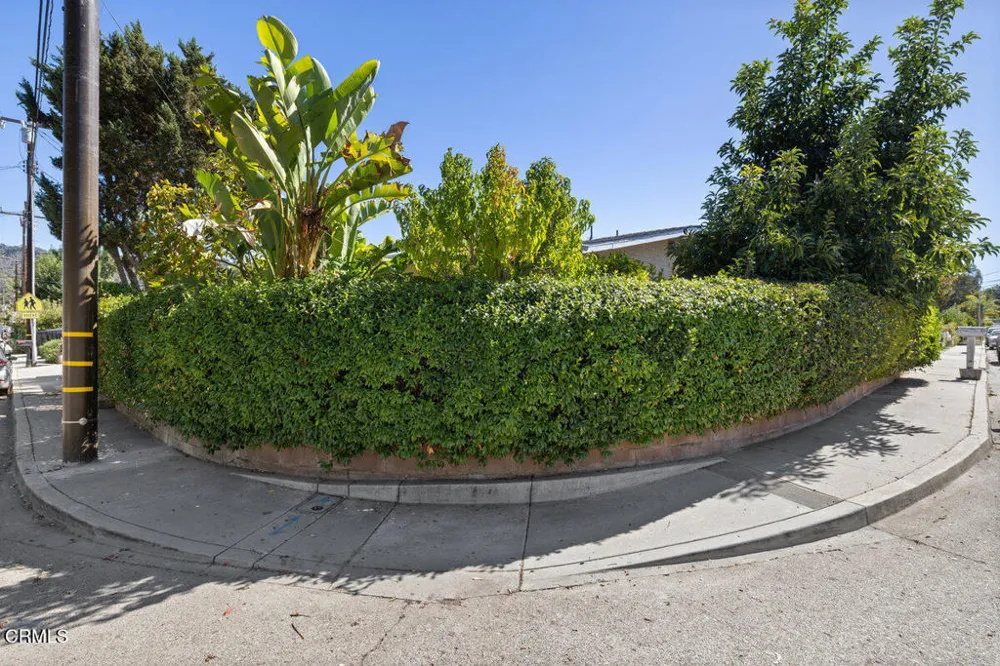 386 Larmier Avenue Oak View, CA 93022