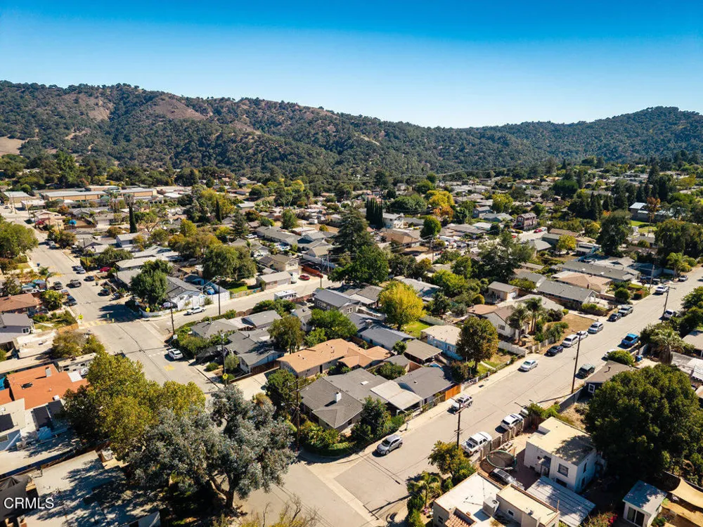 386 Larmier Avenue Oak View, CA 93022
