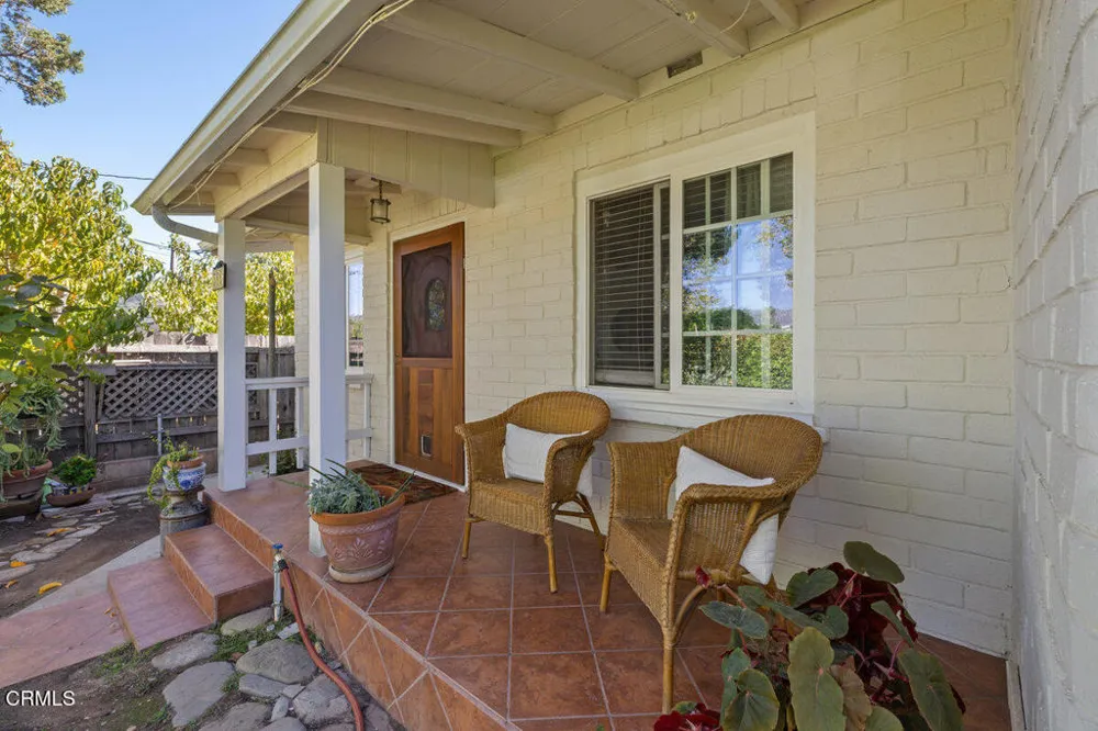 386 Larmier Avenue Oak View, CA 93022