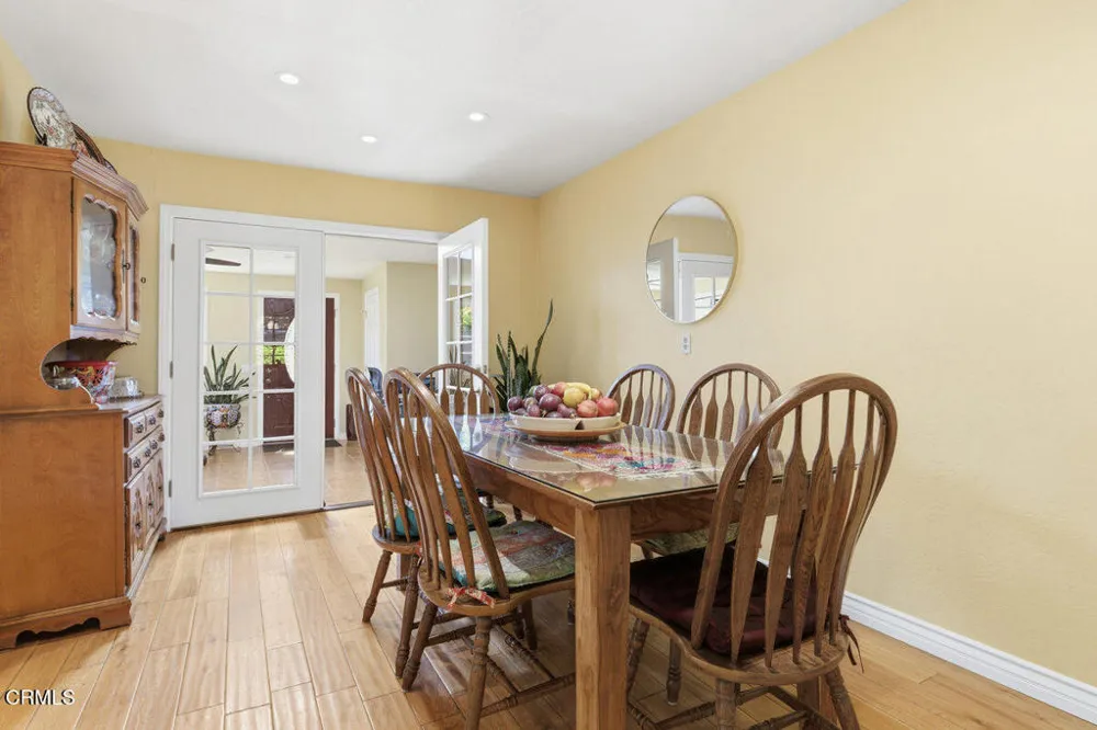 386 Larmier Avenue Oak View, CA 93022