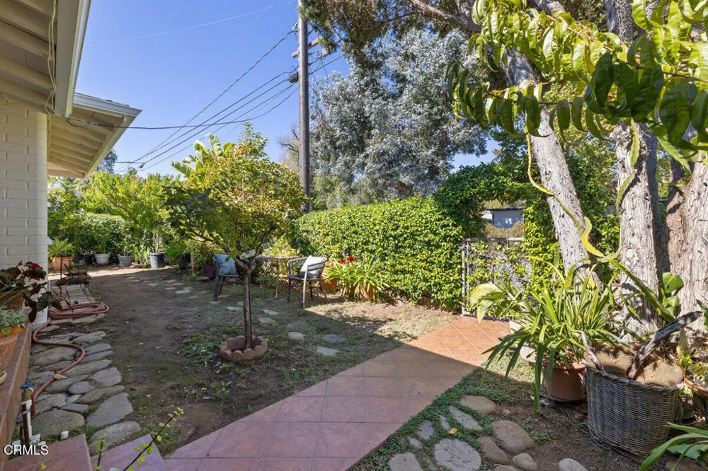 386 Larmier Avenue Oak View, CA 93022