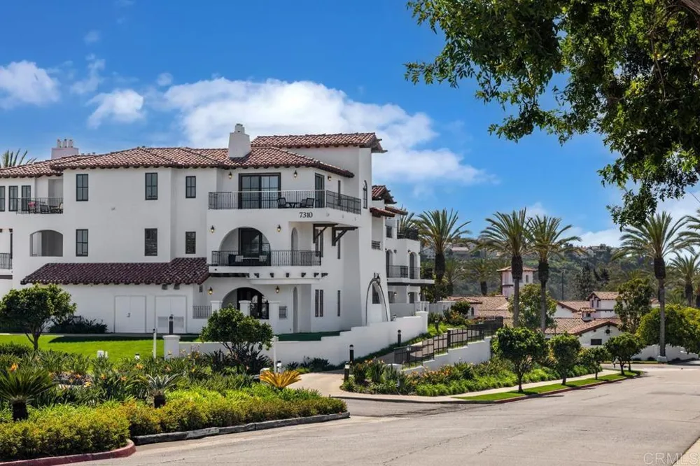 2652 Allium Way Carlsbad, CA 92008