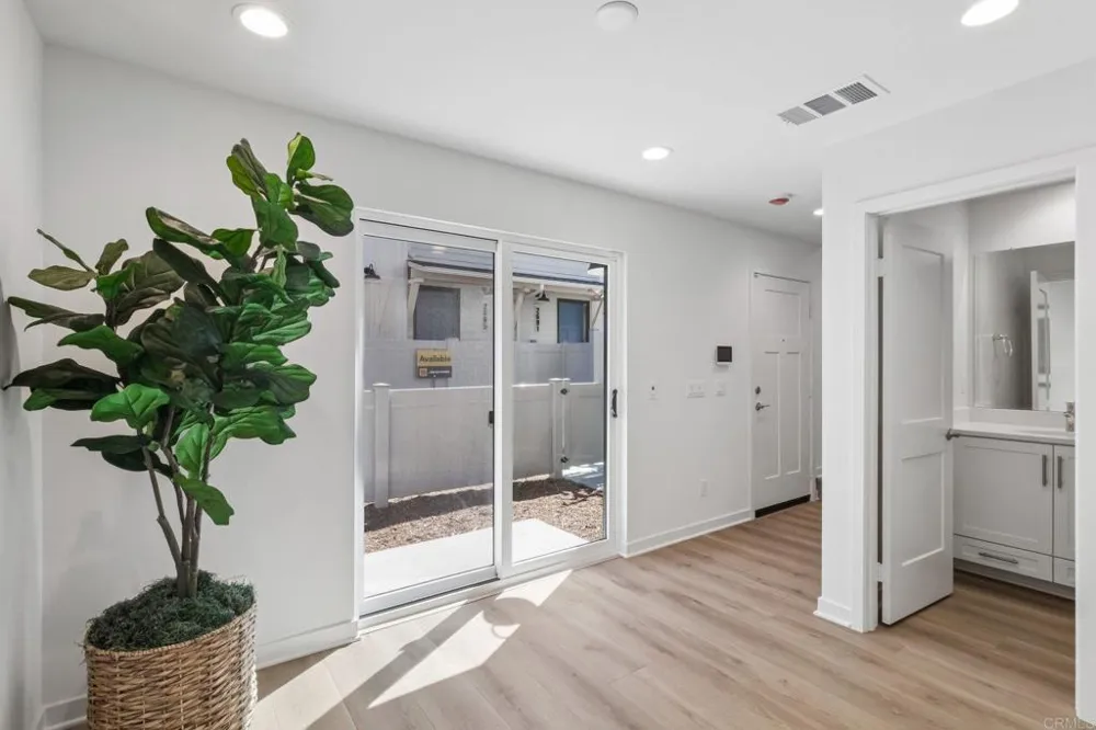2652 Allium Way Carlsbad, CA 92008