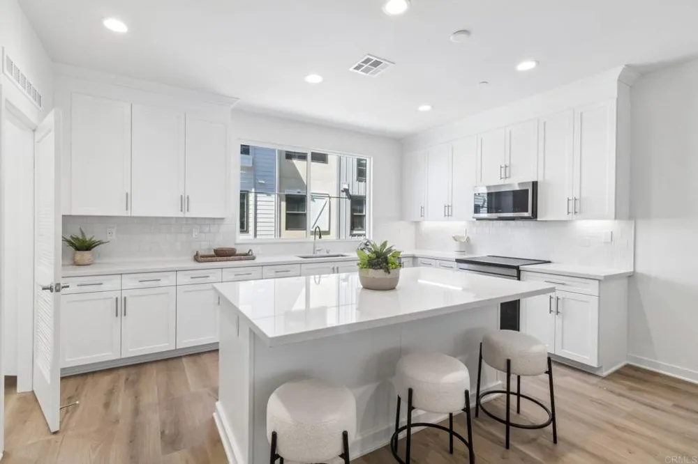 2652 Allium Way Carlsbad, CA 92008