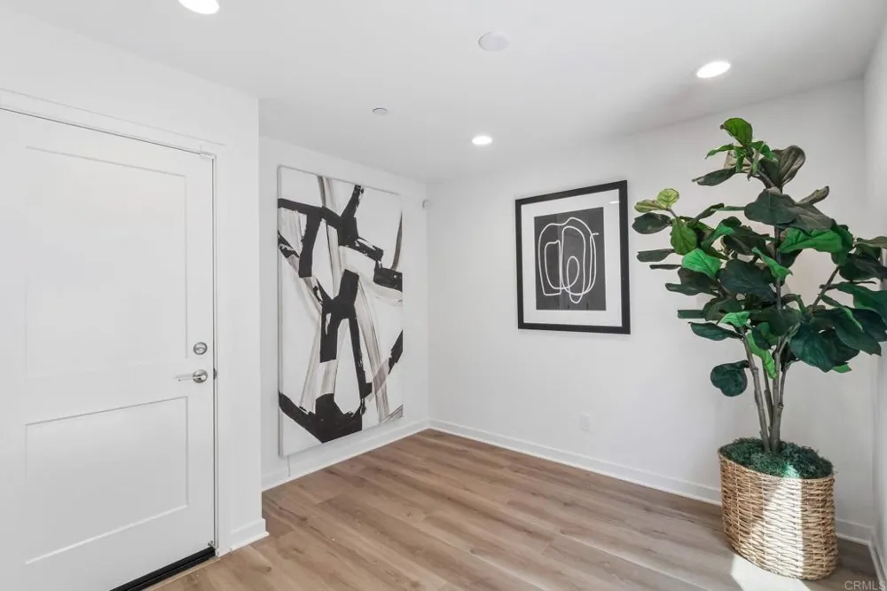 2652 Allium Way Carlsbad, CA 92008