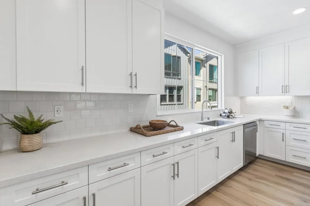 2652 Allium Way Carlsbad, CA 92008