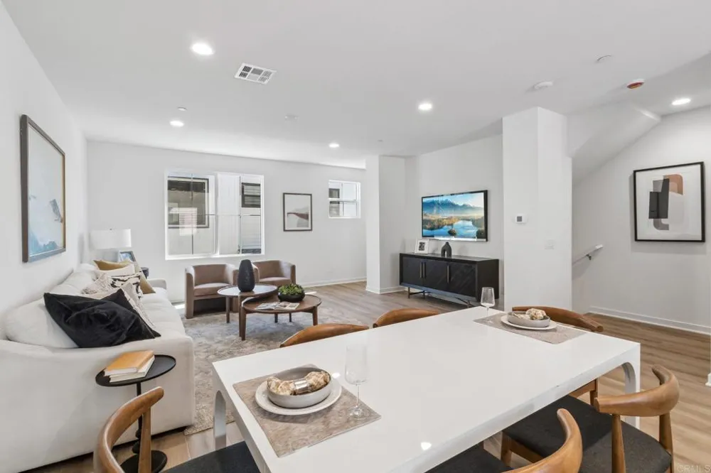 2652 Allium Way Carlsbad, CA 92008
