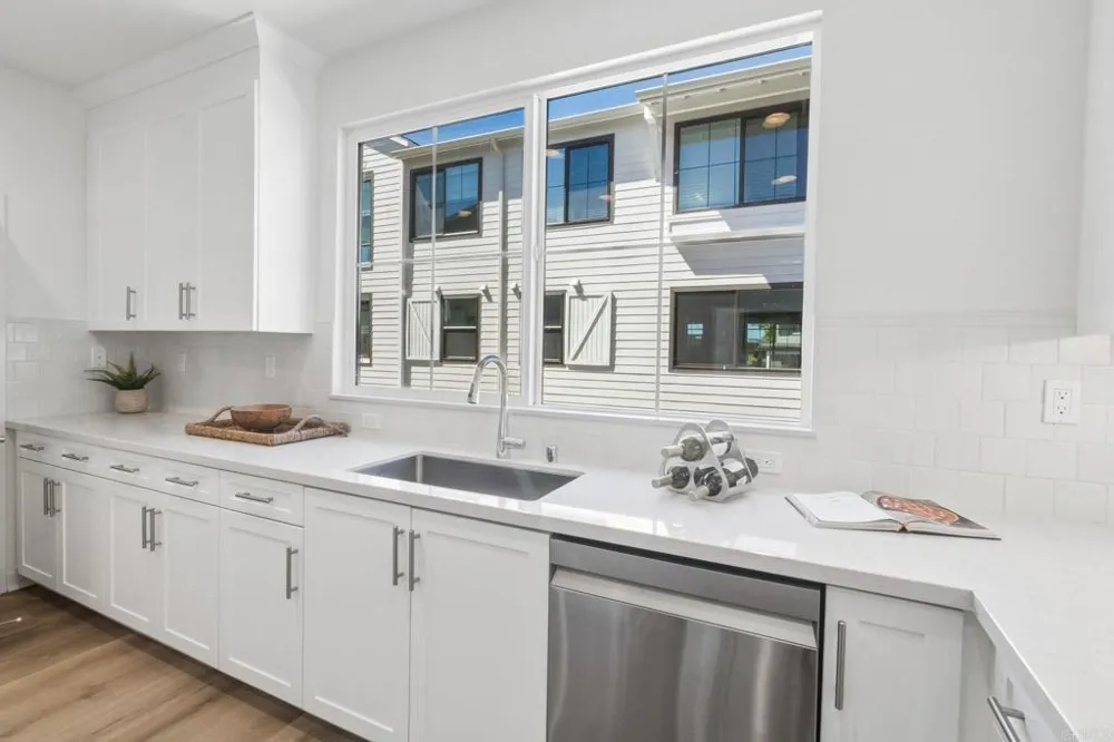 2652 Allium Way Carlsbad, CA 92008