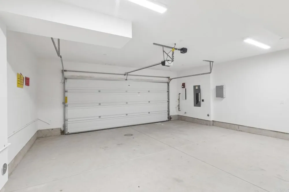 2652 Allium Way Carlsbad, CA 92008