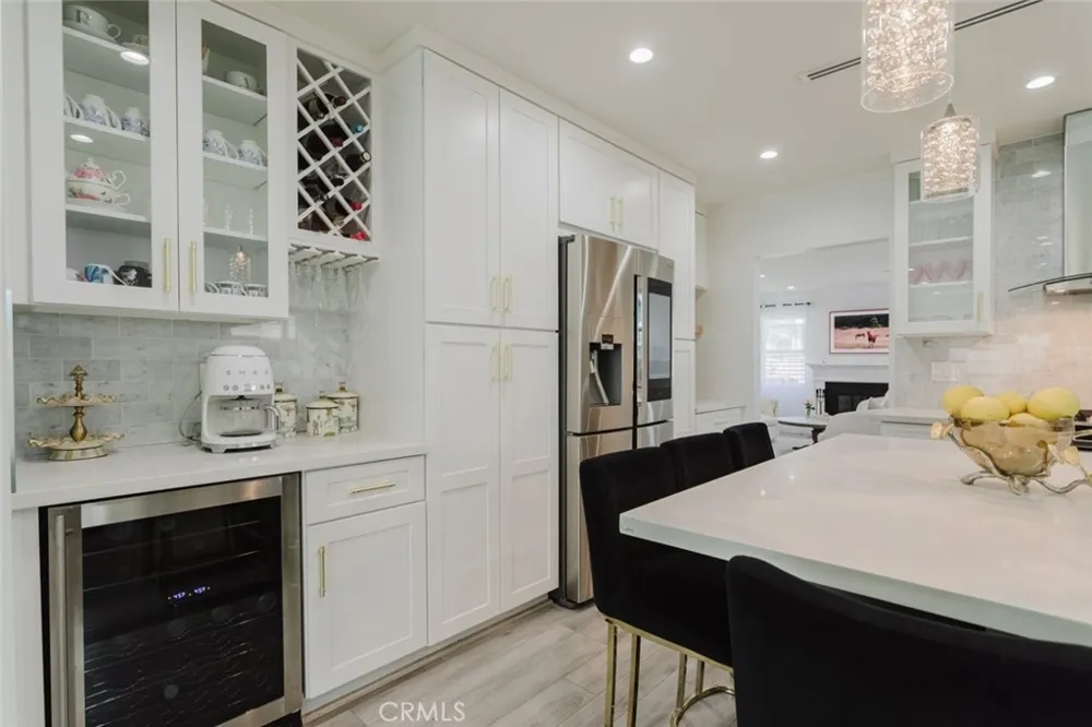 14232 Hart Van Nuys, CA 91405