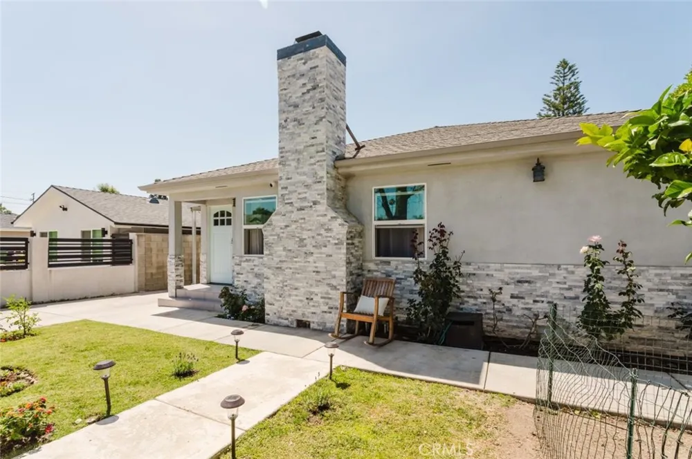 14232 Hart Van Nuys, CA 91405