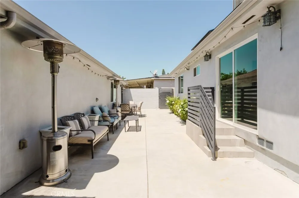 14232 Hart Van Nuys, CA 91405