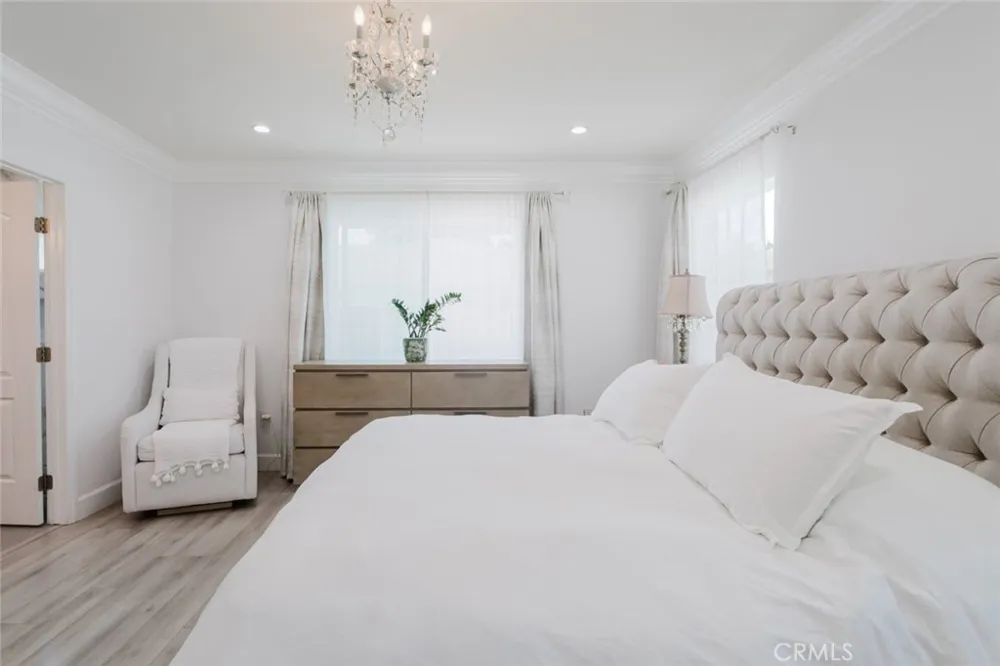 14232 Hart Van Nuys, CA 91405
