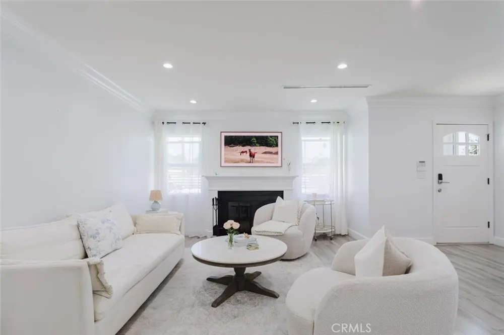 14232 Hart Van Nuys, CA 91405