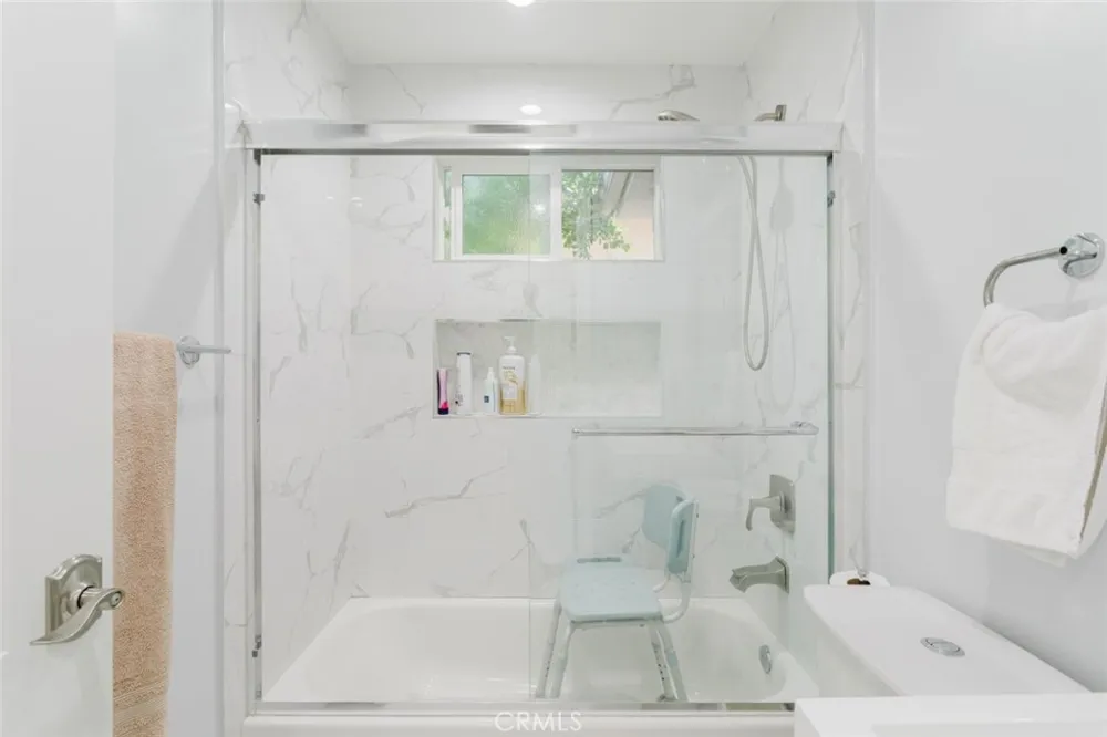 14232 Hart Van Nuys, CA 91405