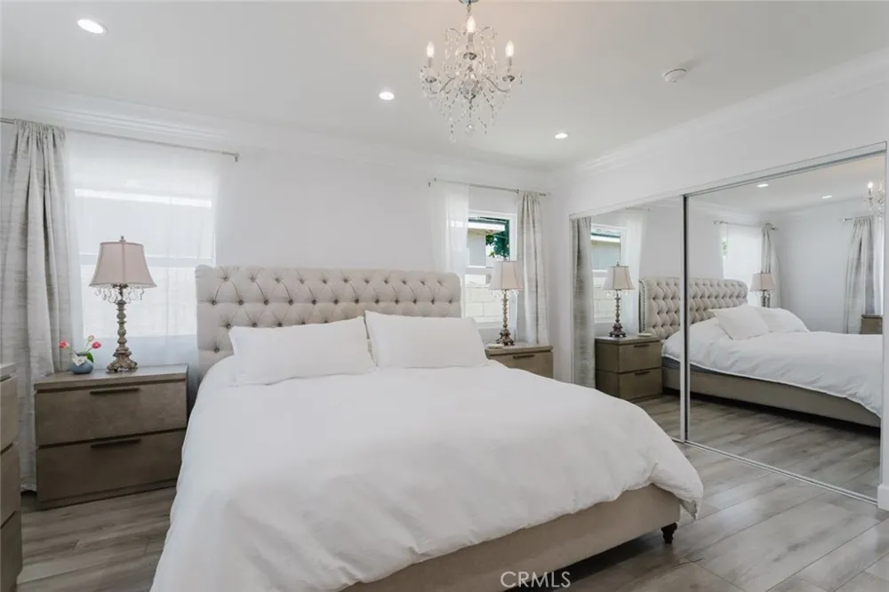 14232 Hart Van Nuys, CA 91405