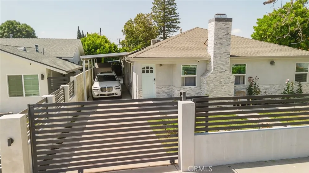 14232 Hart Van Nuys, CA 91405