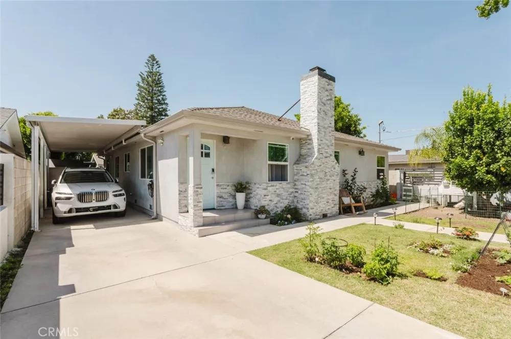 14232 Hart Van Nuys, CA 91405