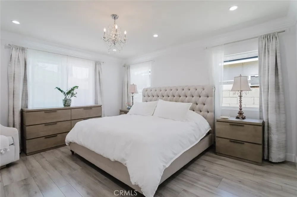 14232 Hart Van Nuys, CA 91405