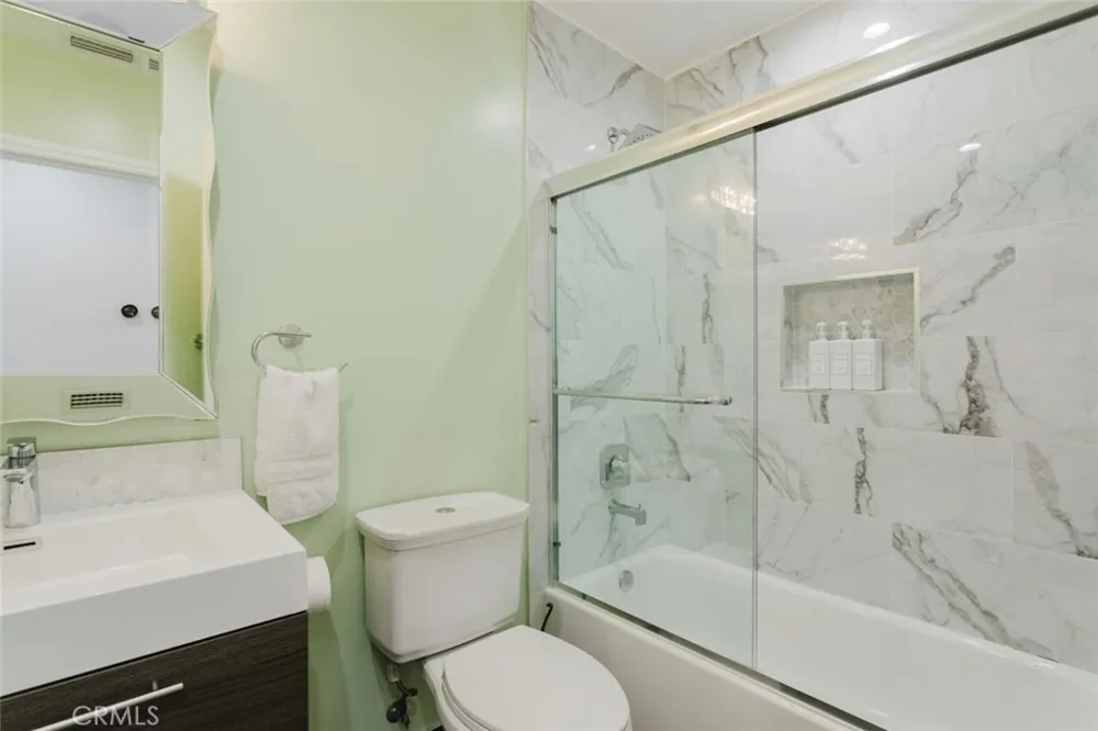 14232 Hart Van Nuys, CA 91405