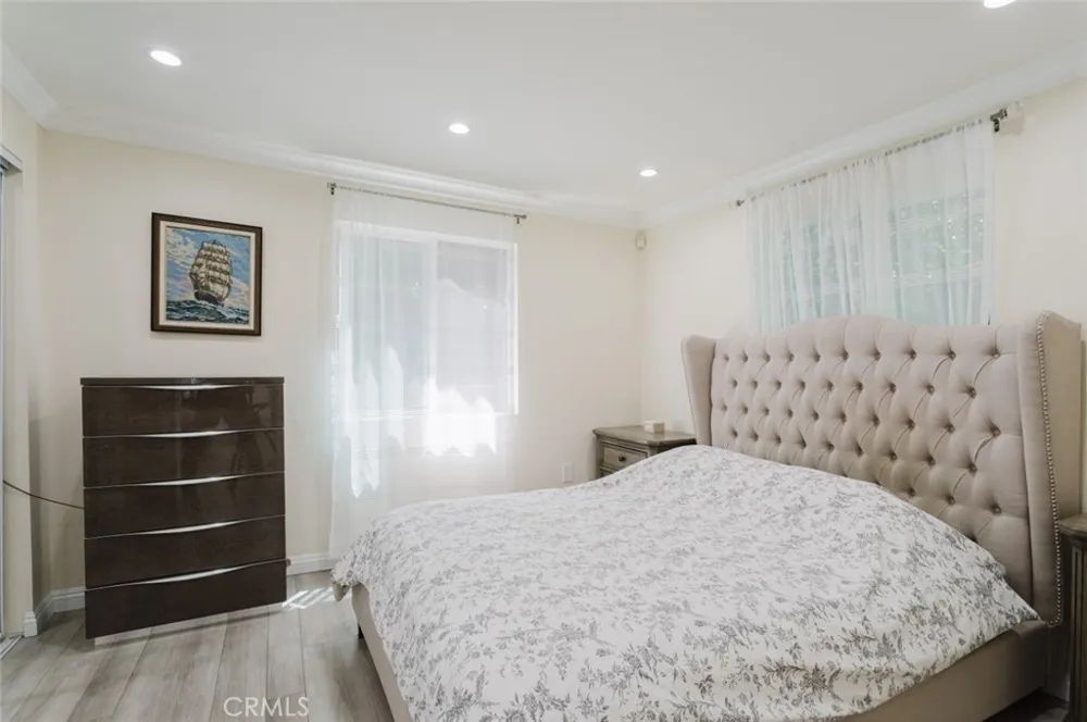 14232 Hart Van Nuys, CA 91405