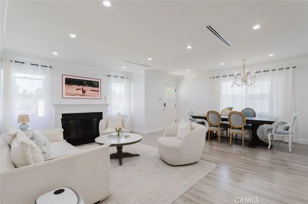 14232 Hart Van Nuys, CA 91405