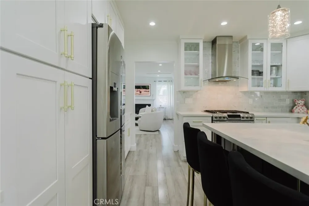 14232 Hart Van Nuys, CA 91405