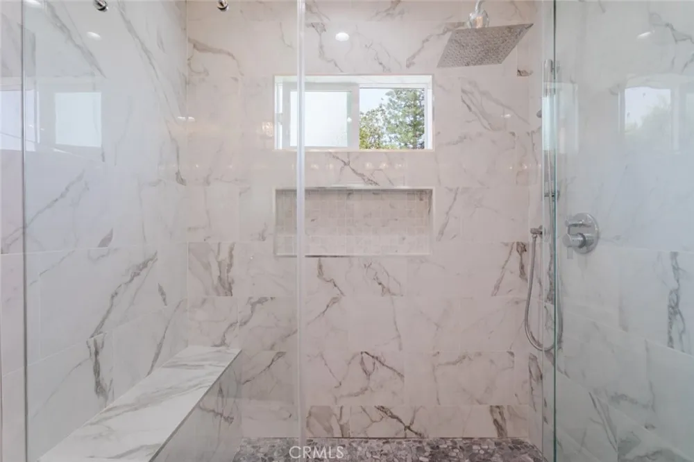 14232 Hart Van Nuys, CA 91405