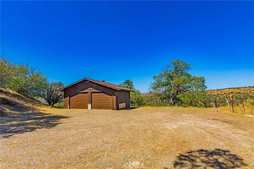 32774 Road 400 Coarsegold, CA 93614