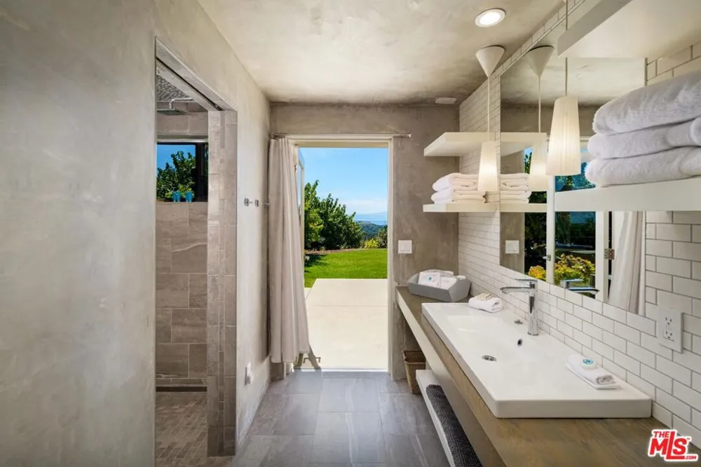 7401 Shepard Mesa Road Carpinteria, CA 93013