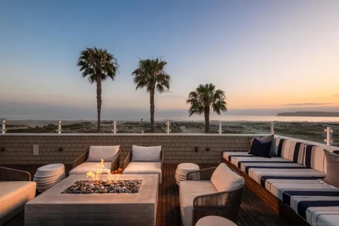 527 Ocean Blvd