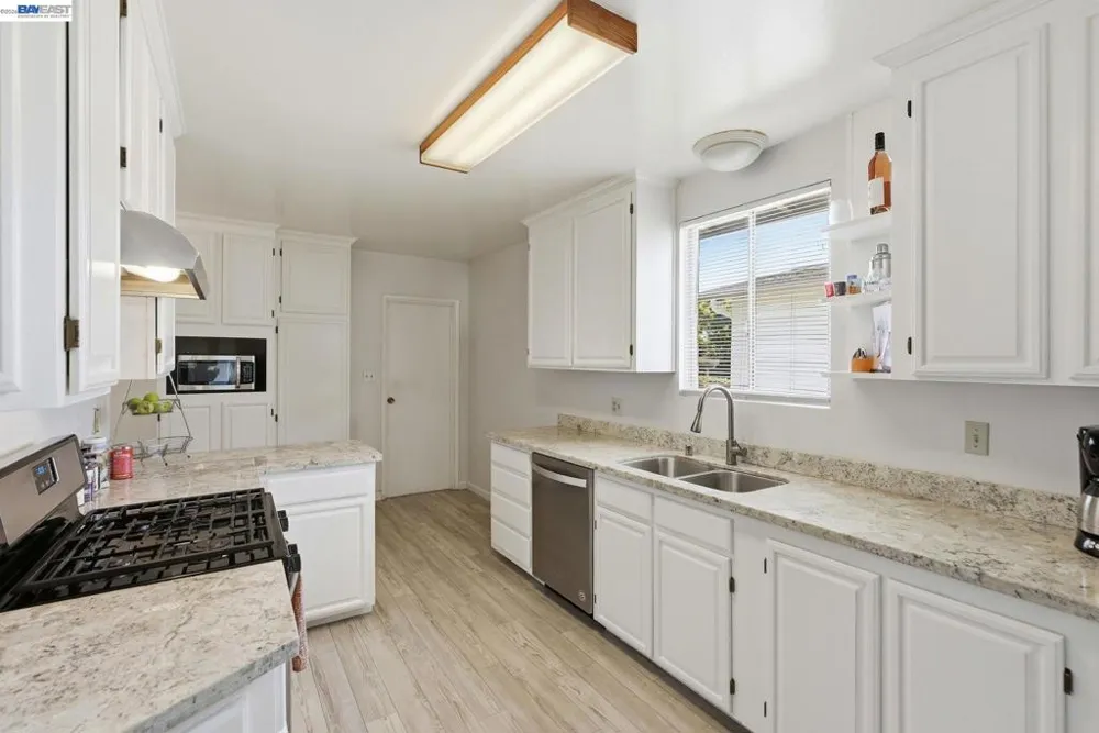 560 41St St Richmond, CA 94805