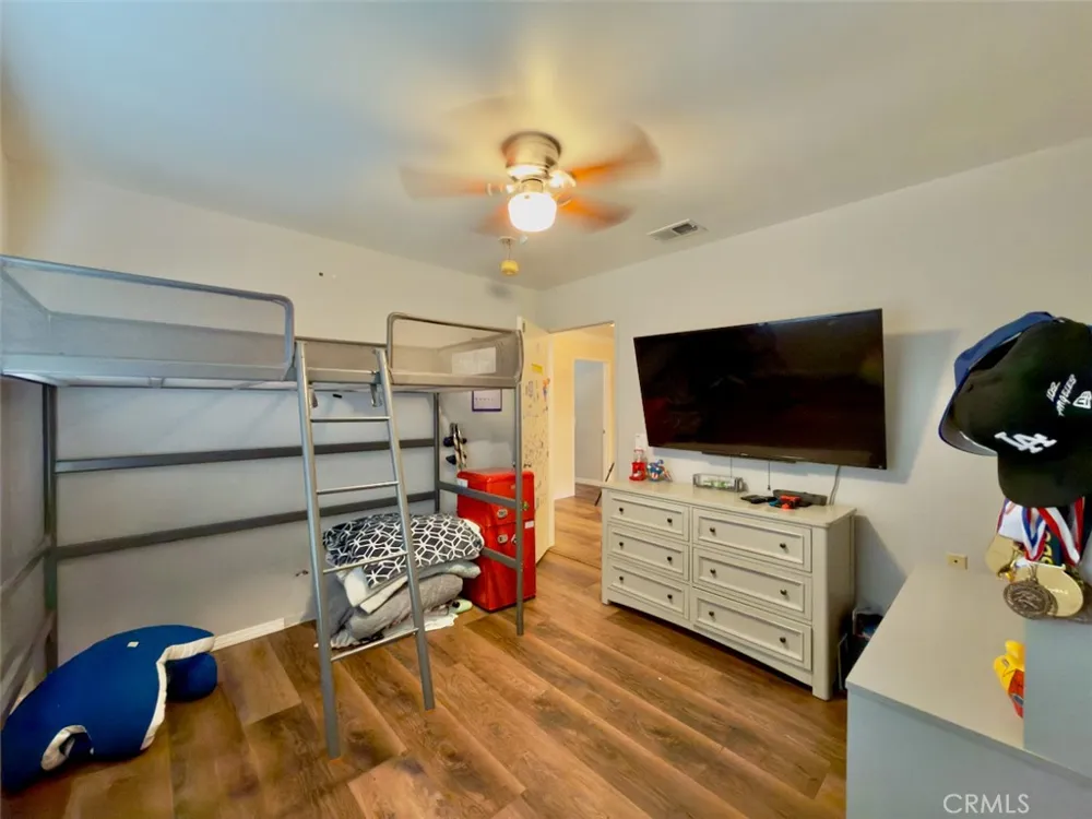 16035 Circle Diamond Road Sylmar, CA 91342