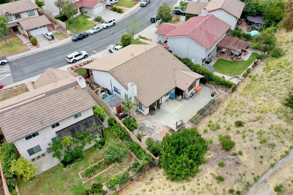 16035 Circle Diamond Road Sylmar, CA 91342