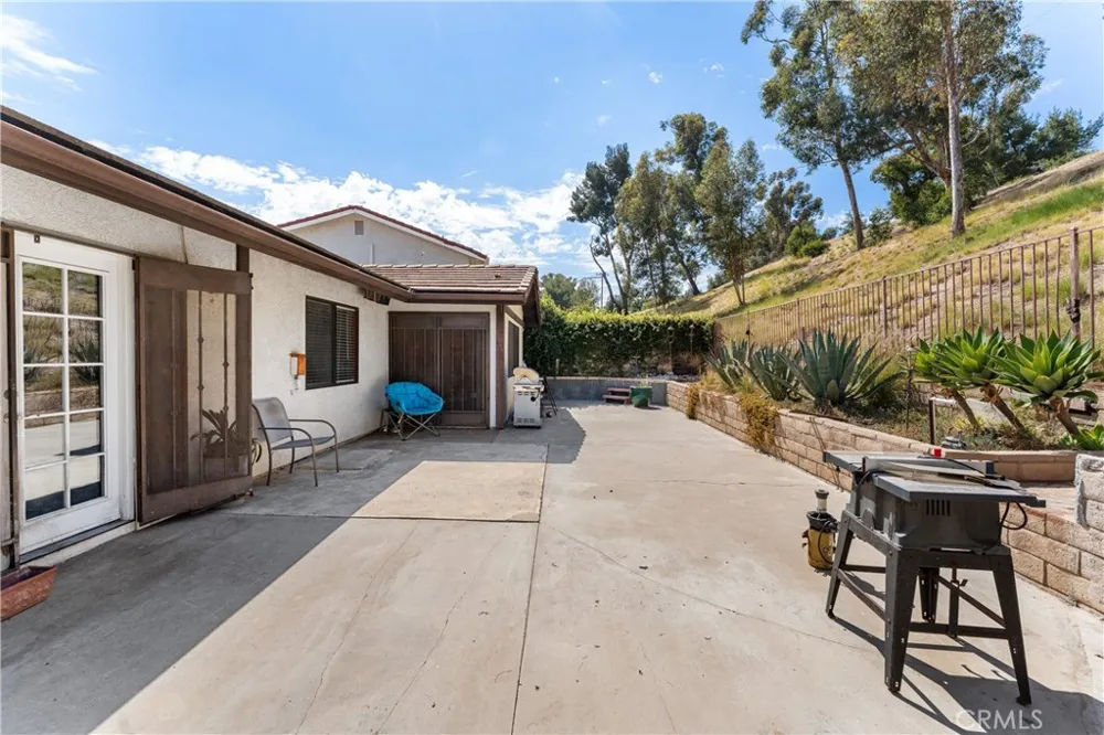 16035 Circle Diamond Road Sylmar, CA 91342