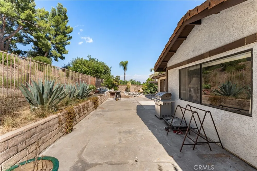 16035 Circle Diamond Road Sylmar, CA 91342