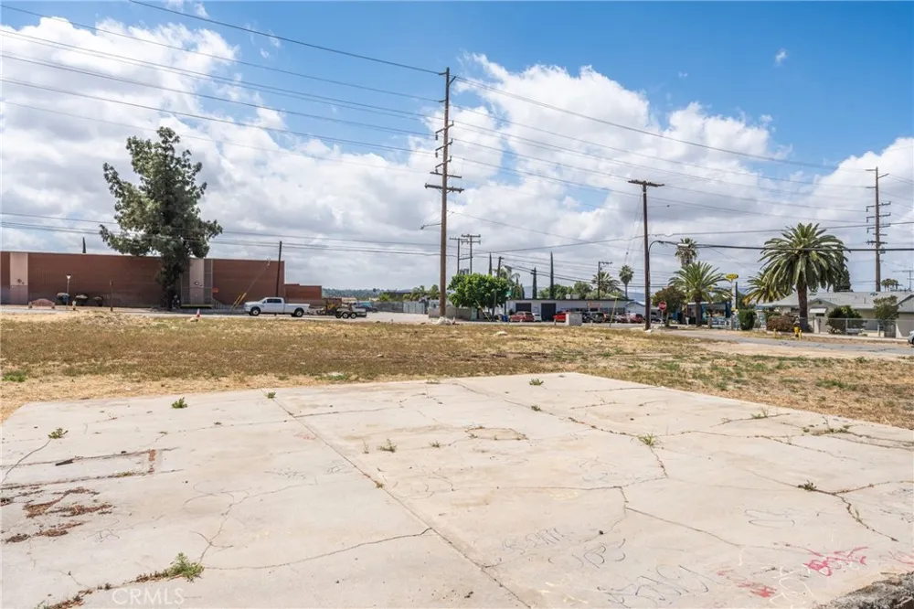 Mentone Mentone, CA 92359