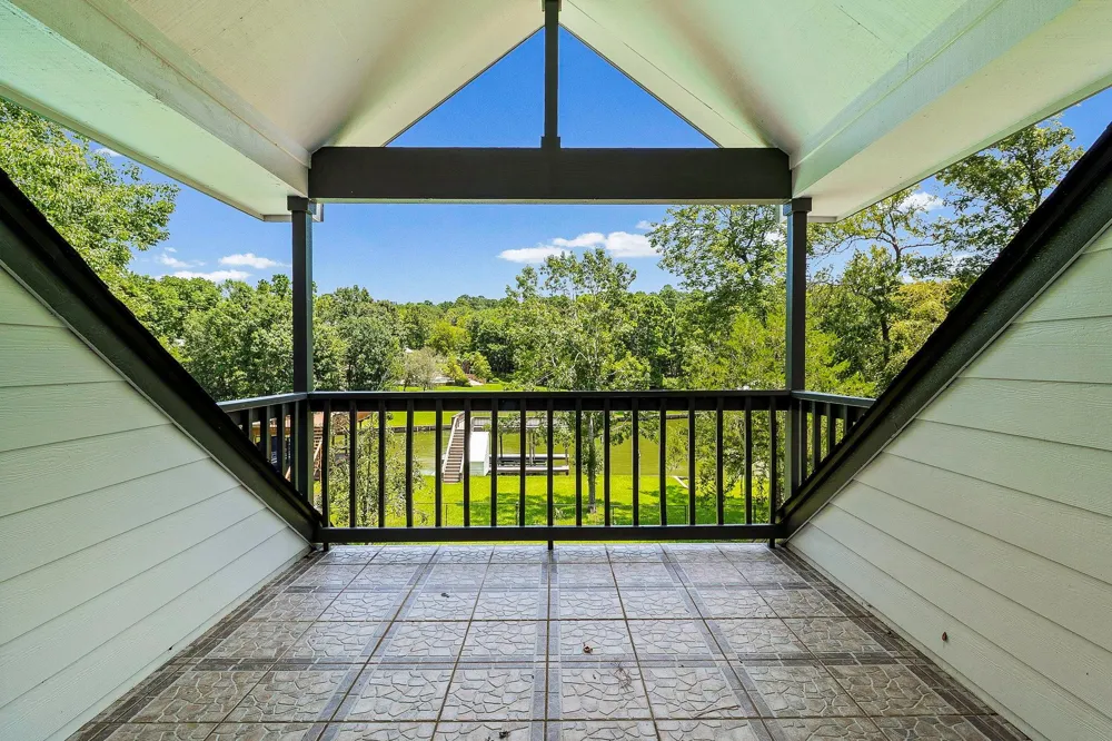 560 Lake Grove Drive Coldspring, TX 77331