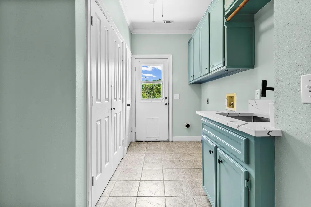 560 Lake Grove Drive Coldspring, TX 77331