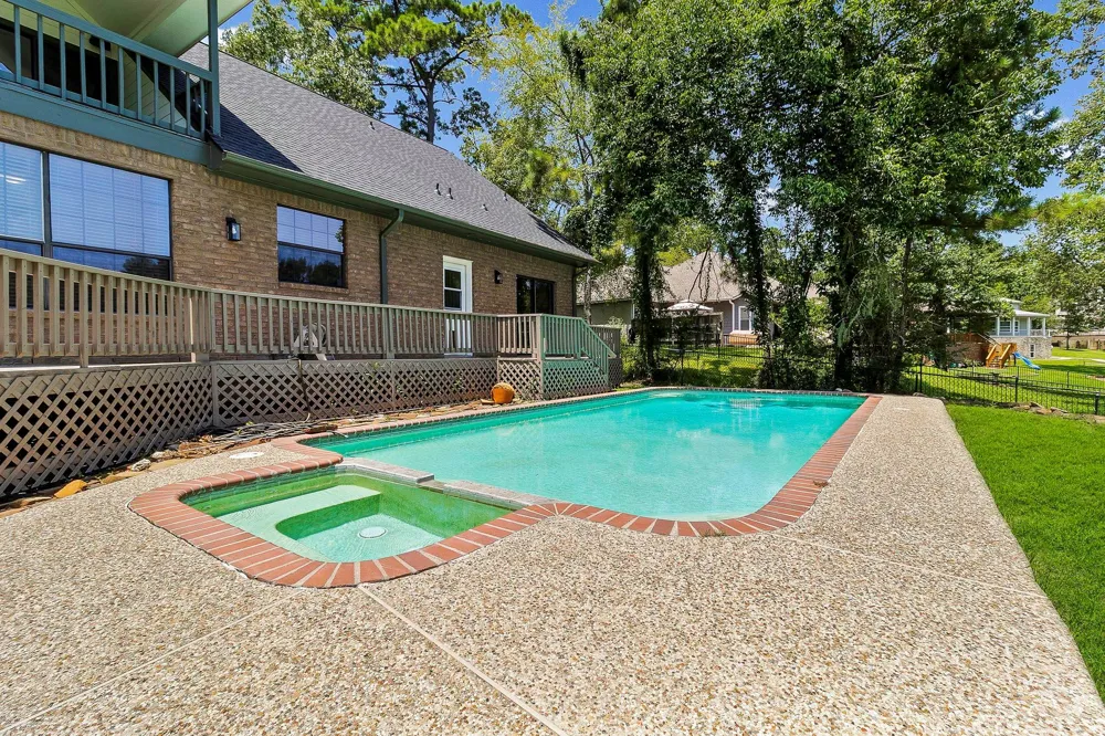 560 Lake Grove Drive Coldspring, TX 77331